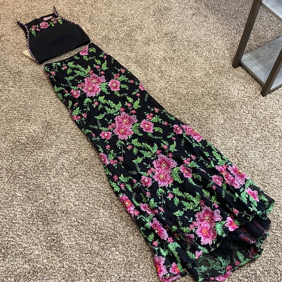 NEW Jovani Two Piece Dress - Picture 1 of 6